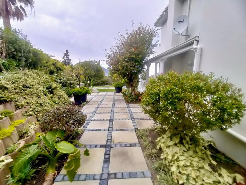 To Let 5 Bedroom Property for Rent in Hout Bay Western Cape